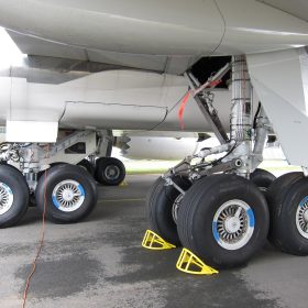 Landing gear of 747